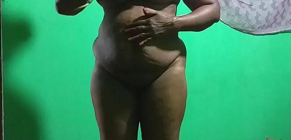  desi  indian tamil telugu kannada malayalam hindi horny vanitha showing big boobs and shaved pussy  press hard boobs press nip rubbing pussy masturbation using cucumber
